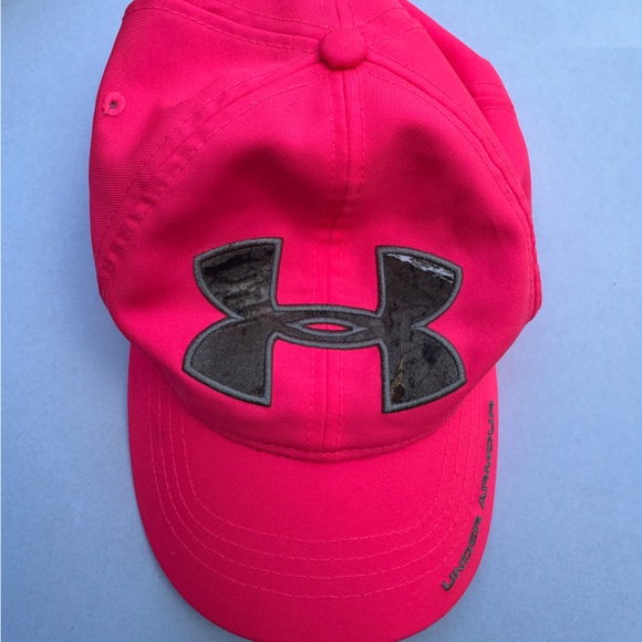 Under Armour Neon Pink Camo Baseball Hat Cap Lightweight Athletic One Size OSFA - Picture 1 of 9